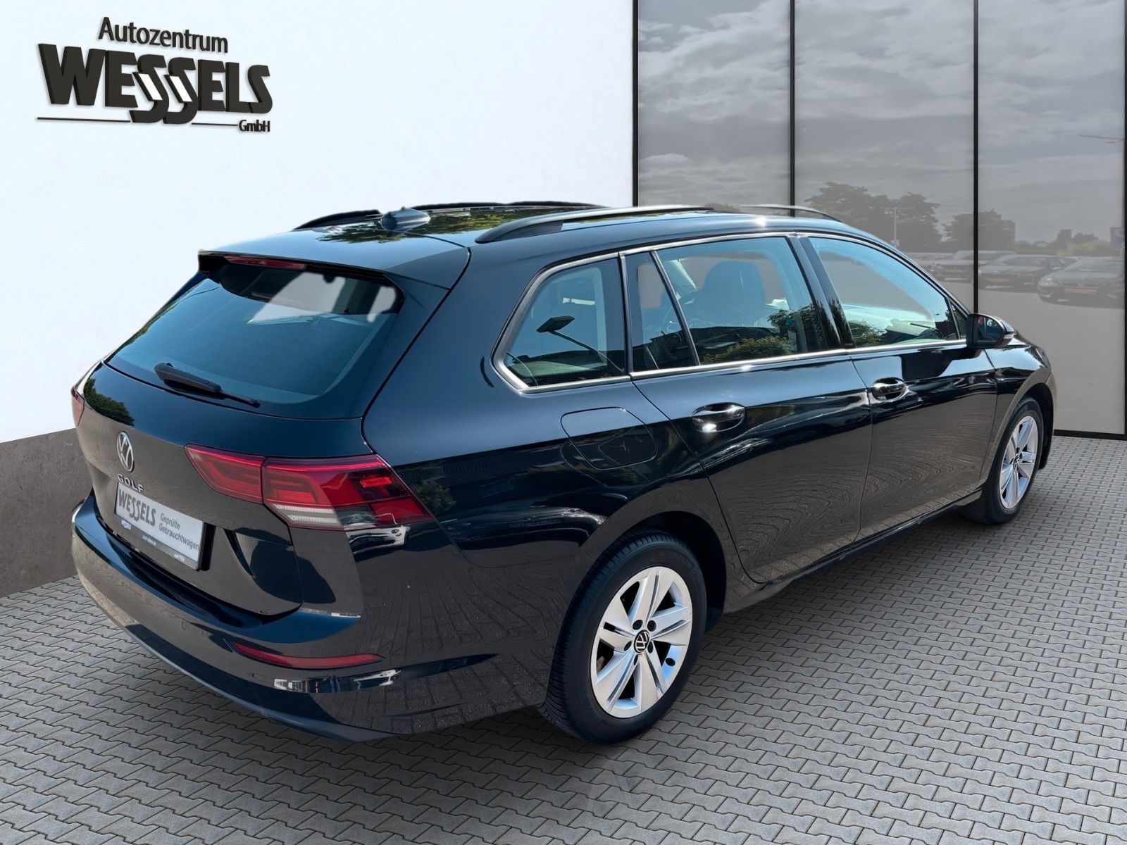 Volkswagen Golf VIII Variant Life - Samsaru's Car Outlet