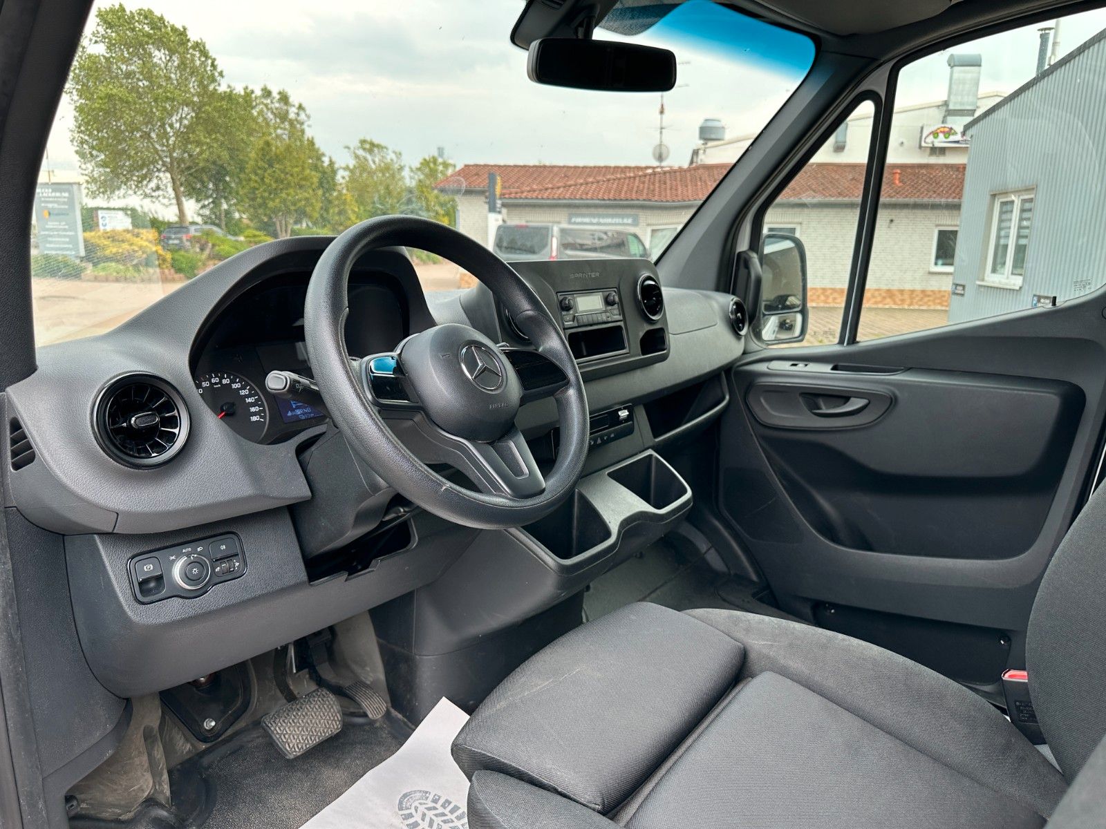 Mercedes-Benz eSprinter III - Samsaru's Car Outlet