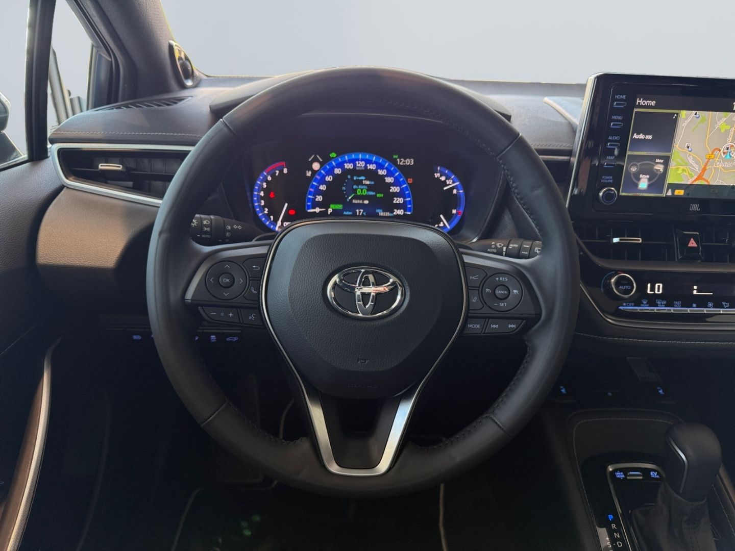 Toyota Corolla 2.0 Hybrid TS Lounge - Samsaru's Car Outlet