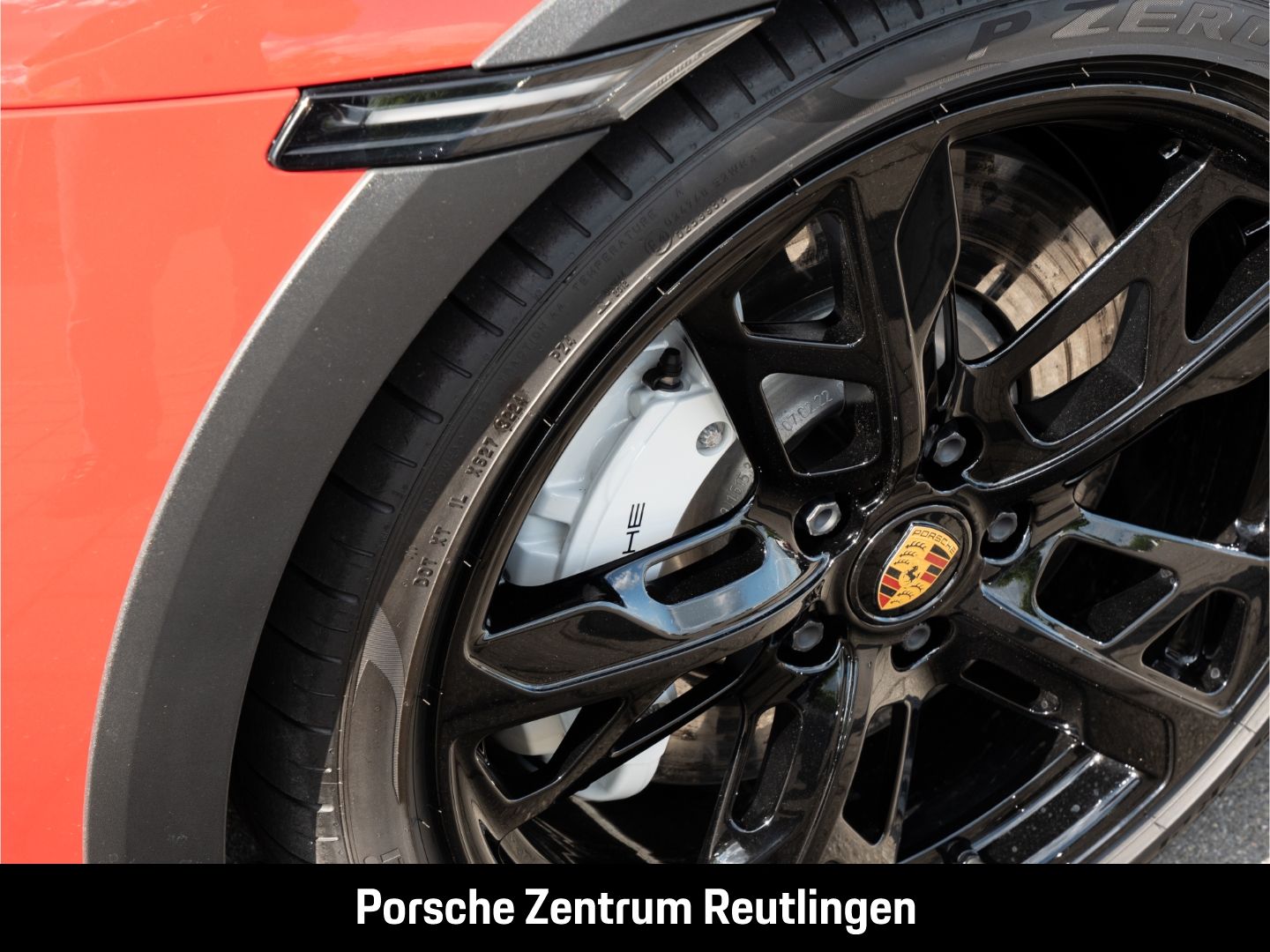 Porsche Taycan Turbo Cross Turismo LED-Matrix Panorama