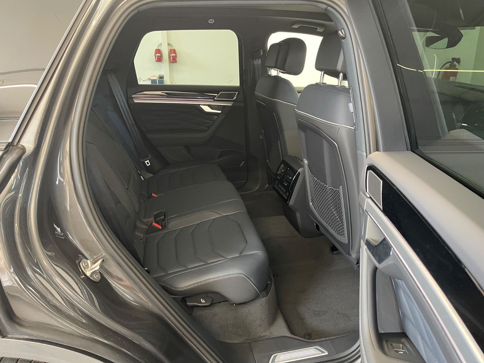 Volkswagen Touareg 3.0 TDI 4Motion R-Line Final Edition