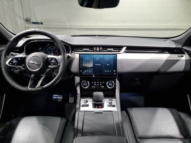 Jaguar F-PACE D300 R-Dynamic SE AWD