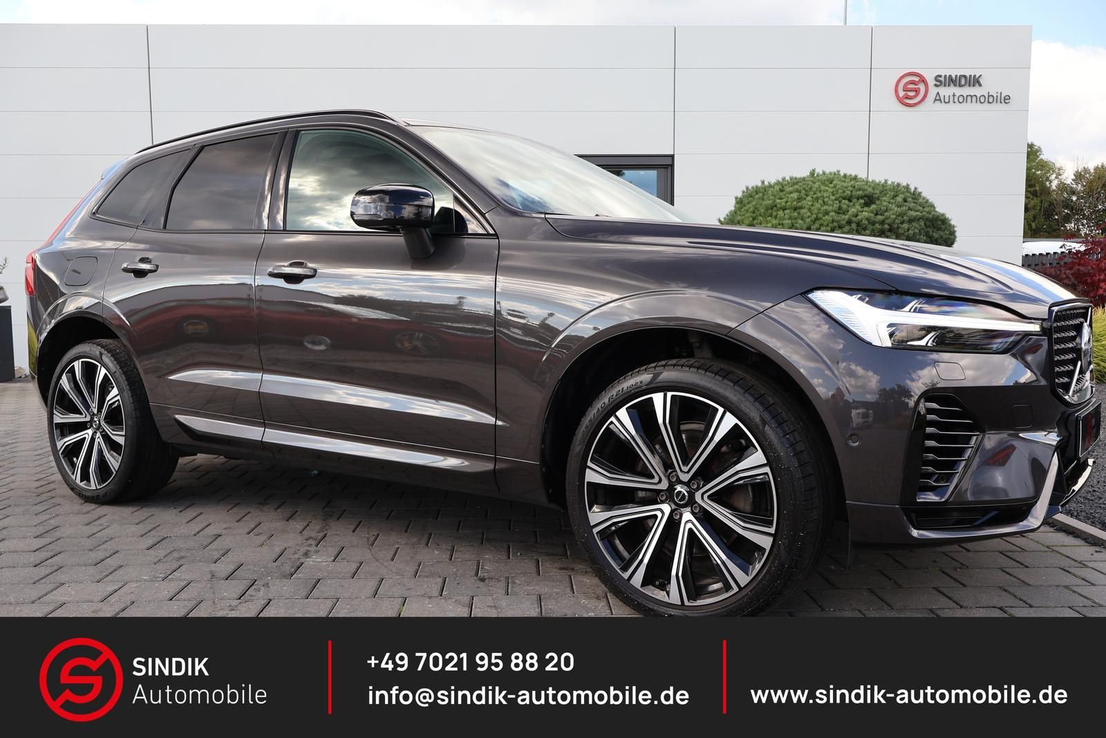 Volvo XC60  T8 AWD R Design Hybrid  Pano-AHK-FACELIFT