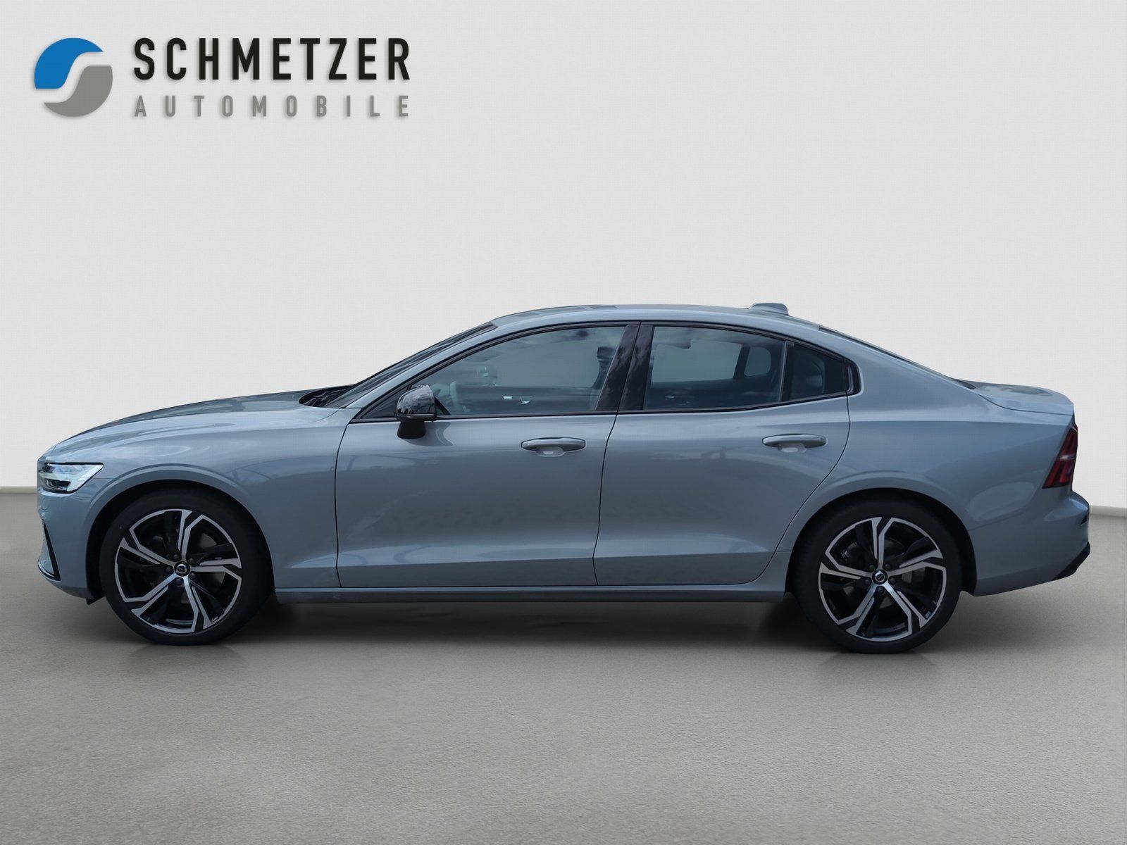 Volvo S60+B4+Mild-Hybrid+Benzin+GT+Plus+Dark+Standh.++