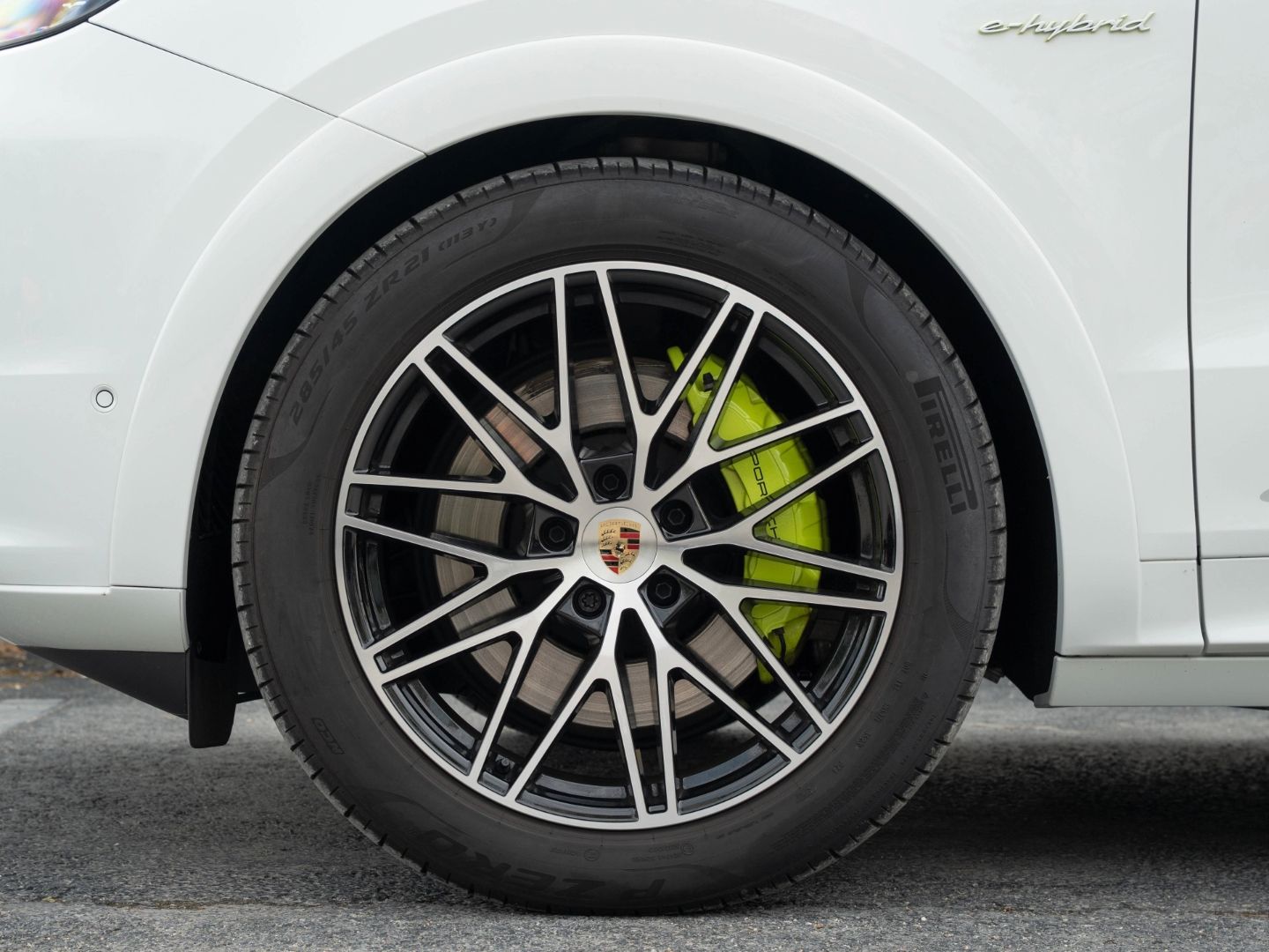 Porsche Cayenne E-Hybrid Coupe InnoDrive Surround View