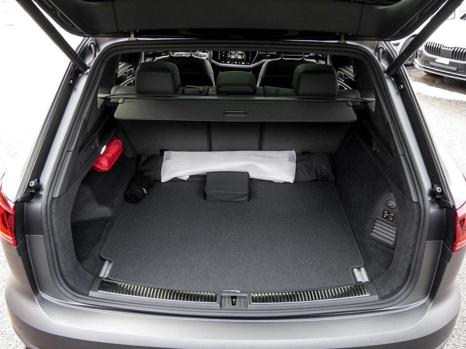 Volkswagen Touareg R-Line FINAL EDITION V6 TDI AHK DYNAUDIO