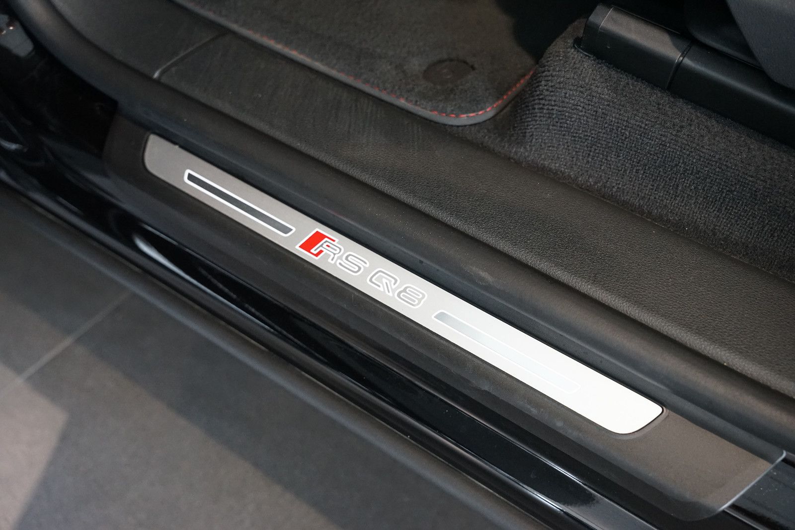 Audi RSQ8 | HuD | Keramik | Pano | 305 km/h | 23"