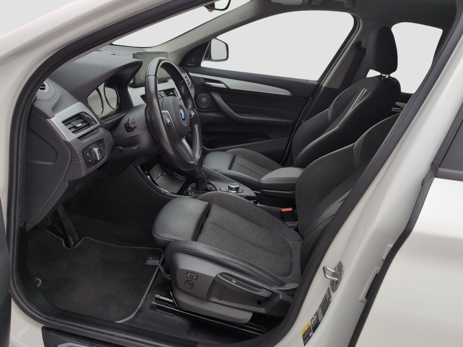 BMW X1 xDrive25e Sport Line - Samsaru's Car Outlet