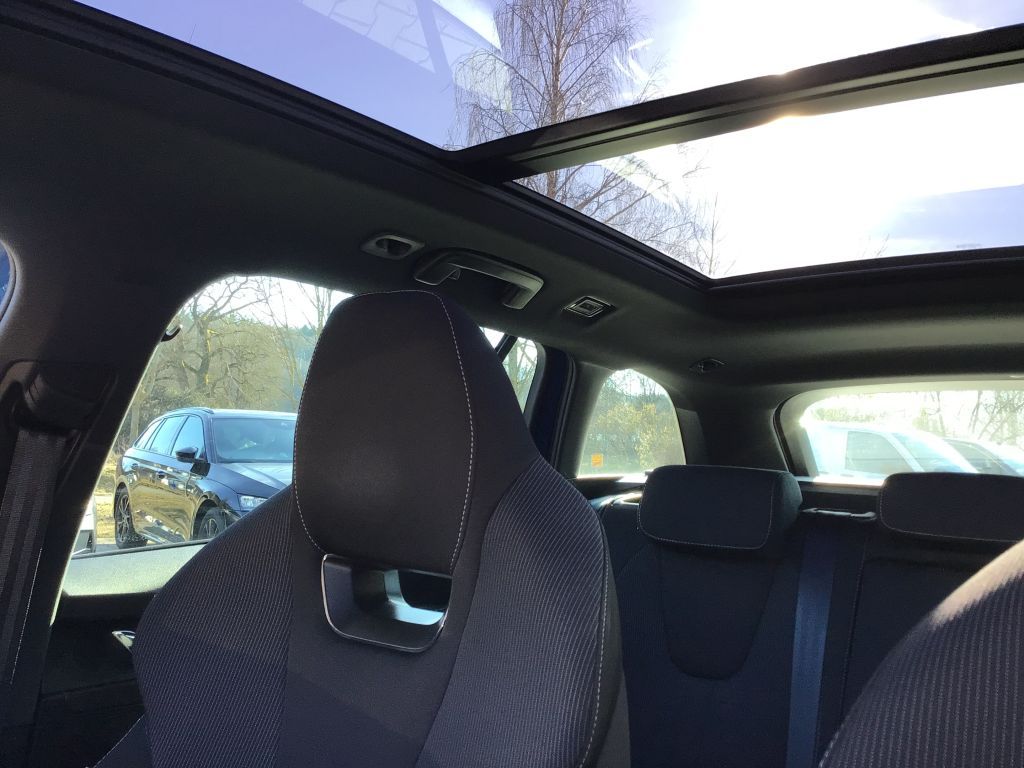Skoda Octavia Combi 1.5 TSI Sportline - Samsaru's Car Outlet