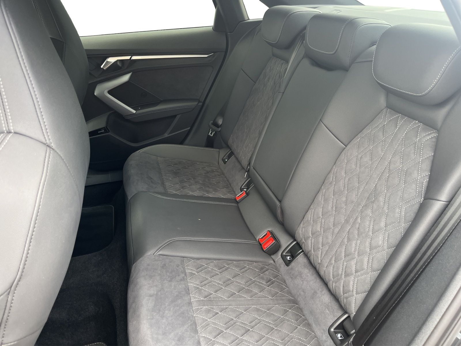 Audi A3 Limousine 35 TFSI S Line - Samsaru's Car Outlet