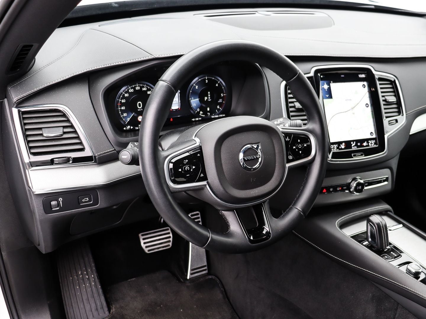 Volvo XC90 R Design AWD B5 Diesel EU6d AD AHK Navi Dig