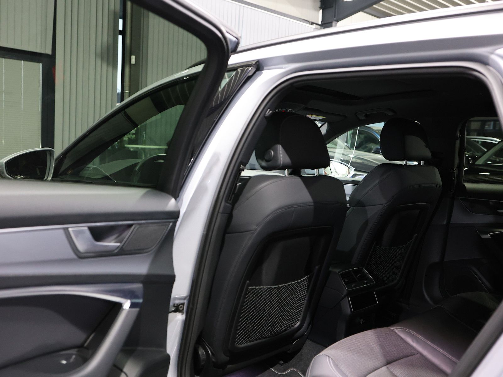 Audi A6 Avant 40 TDI S-LINE BLACK / PANORAMA, LED, VC