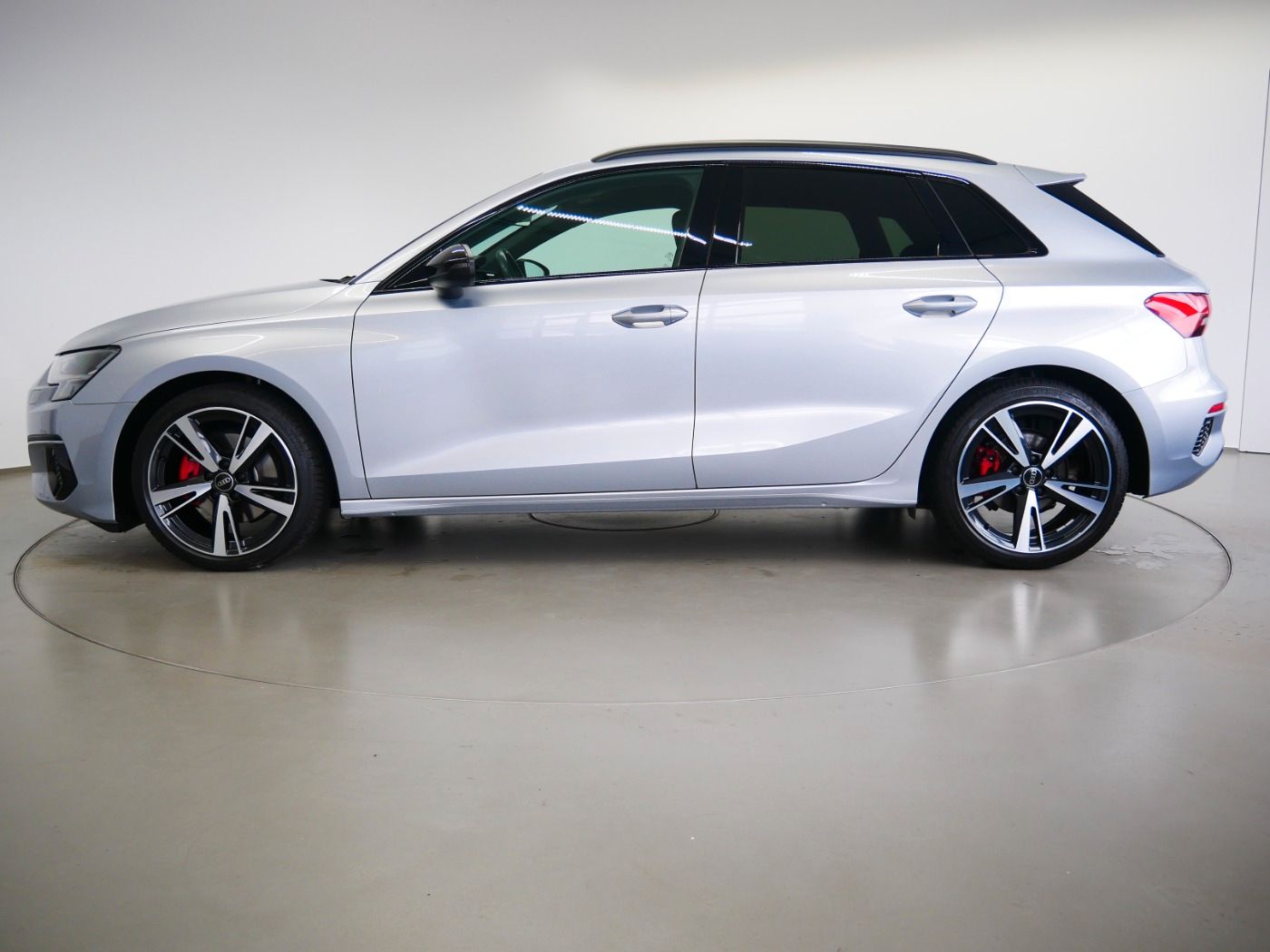 Audi A3 Sportback 35 TFSI advanced - Samsaru's Car Outlet