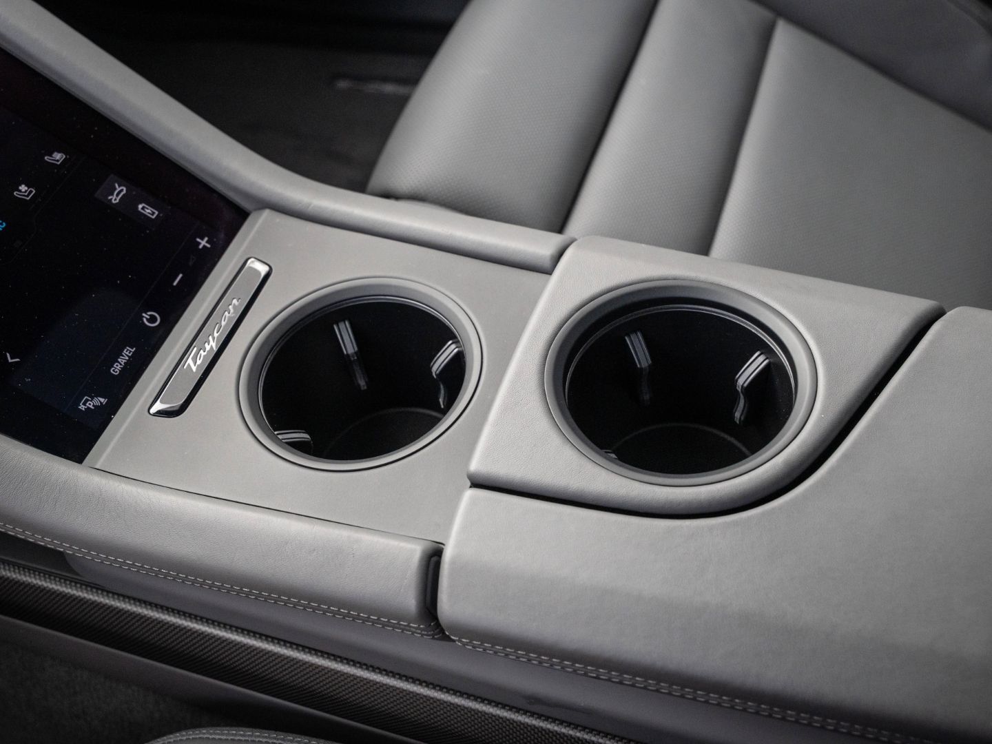 Porsche Taycan Turbo S Cross Turismo Burmester InnoDrive