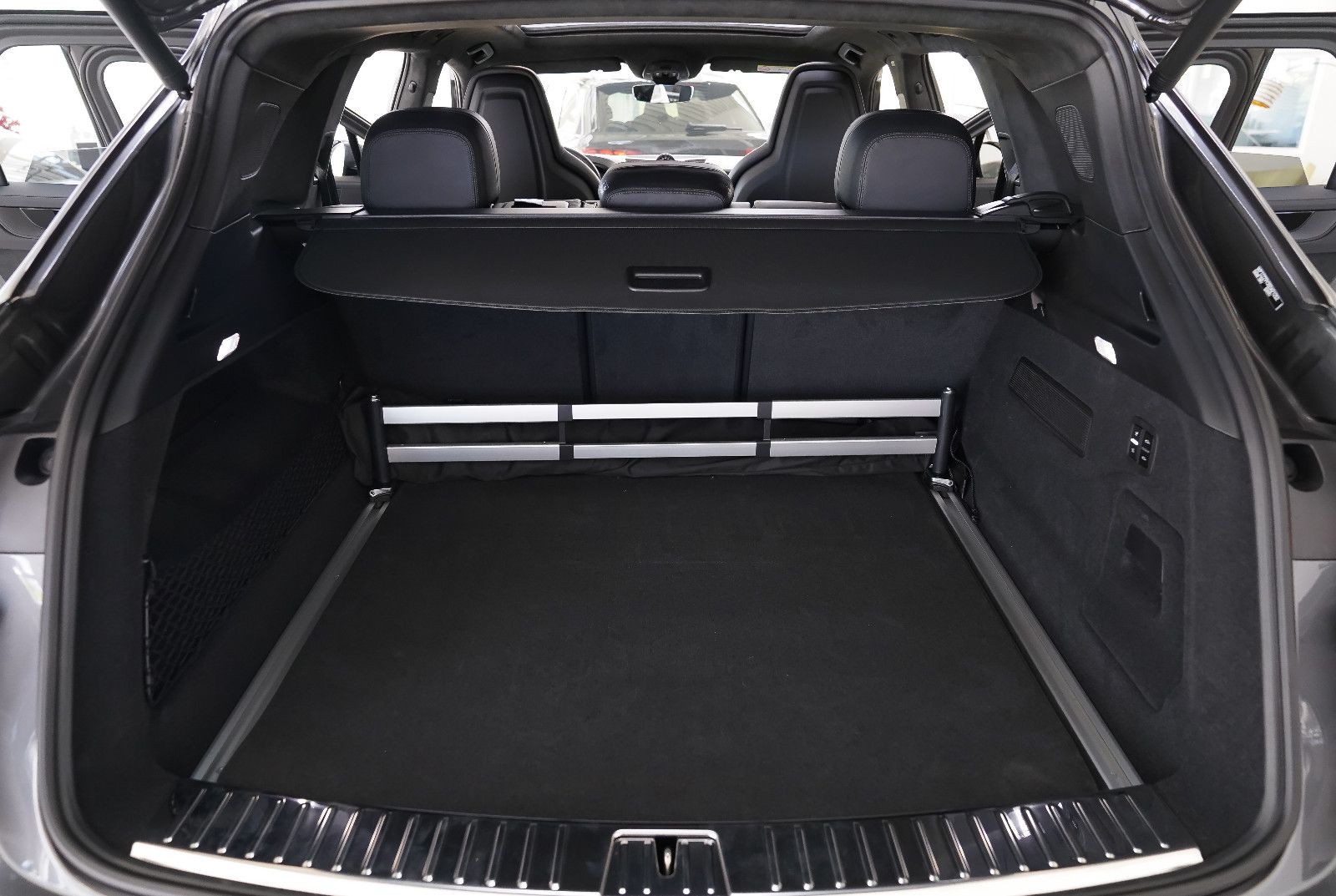 Porsche Cayenne GTS Hinterachslenkung 360 Pano AHK ACC
