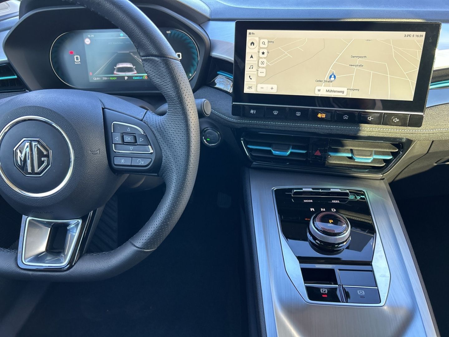 MG5 Luxury Kamera SHZ ACC LED-Scheinwerfer Navi