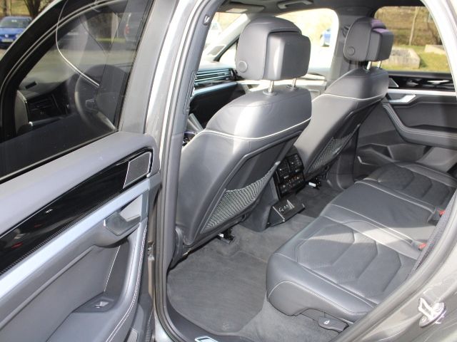 Volkswagen Touareg 3.0 V6 TDI Elegance 4M - Samsaru's Car Outlet