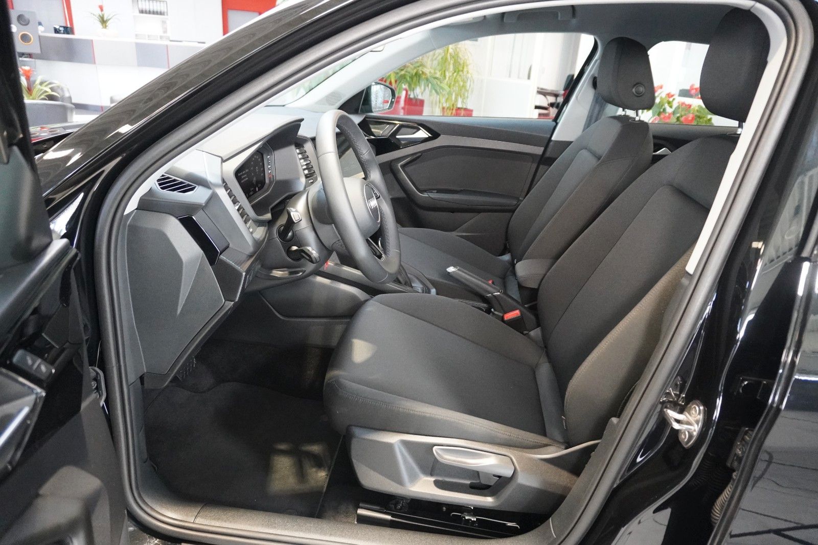 Audi A1 Sportback S-Line 30 TFSI S-Tronic - Samsaru's Car Outlet