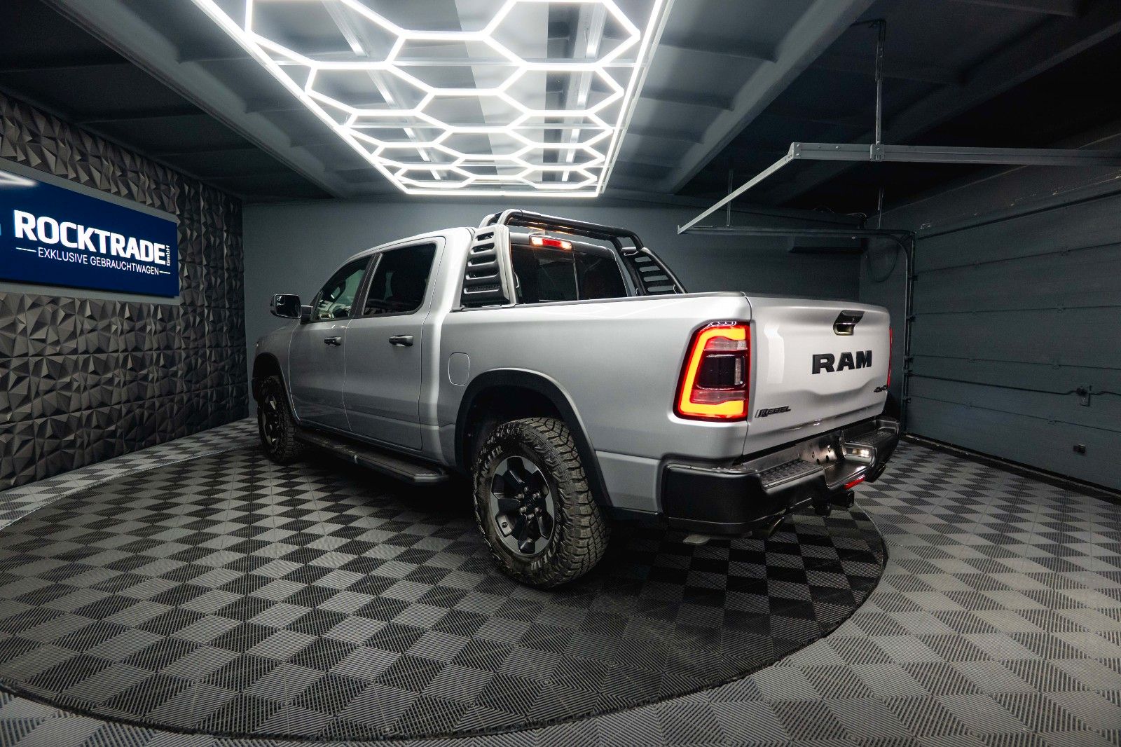 Dodge RAM 5.7 V8 HEMI 4x4 REBEL OFFROAD  AXLE LOCK 19%