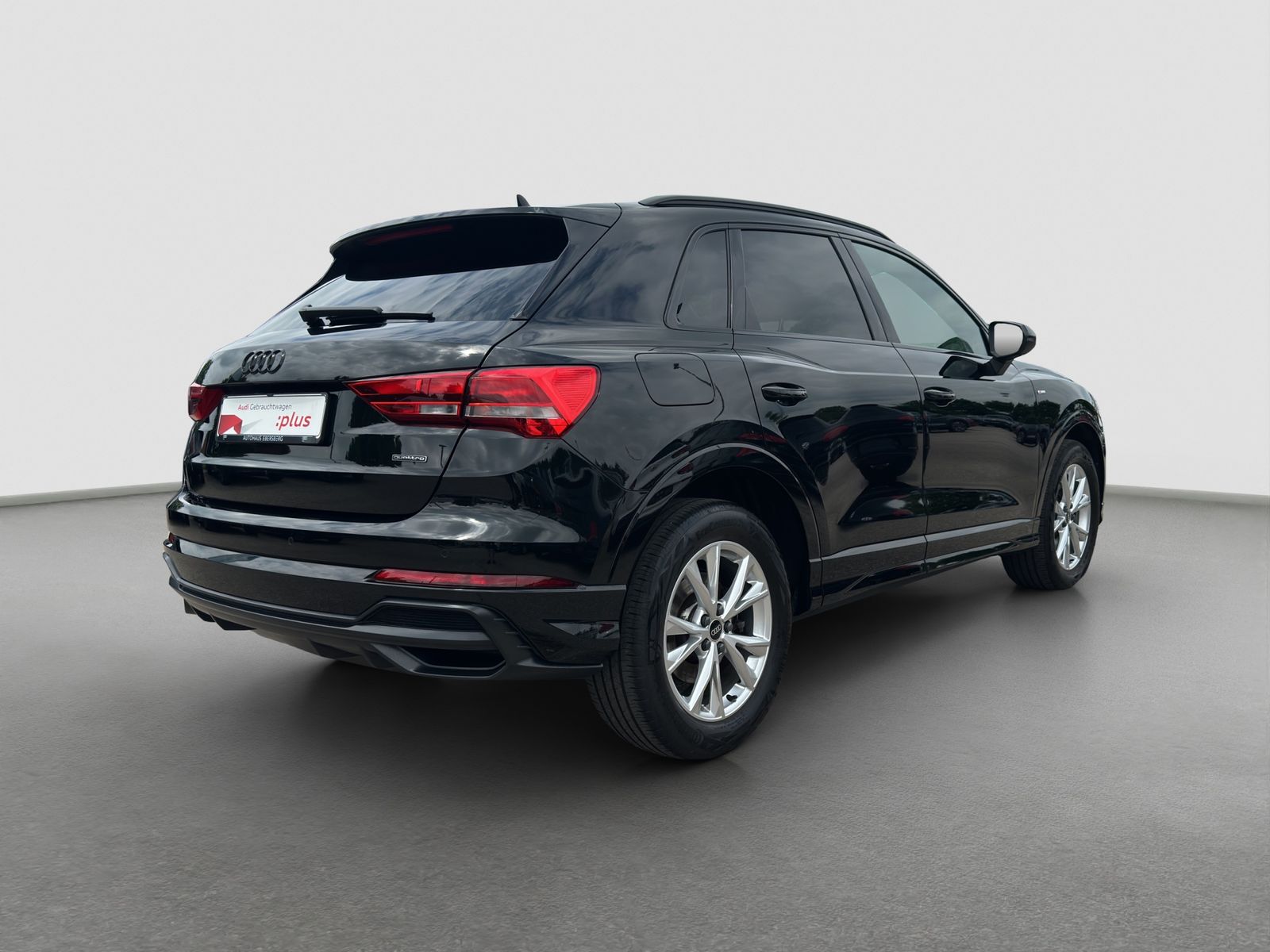 Audi Q3 S line 40 TFSI quattro - Samsaru's Car Outlet