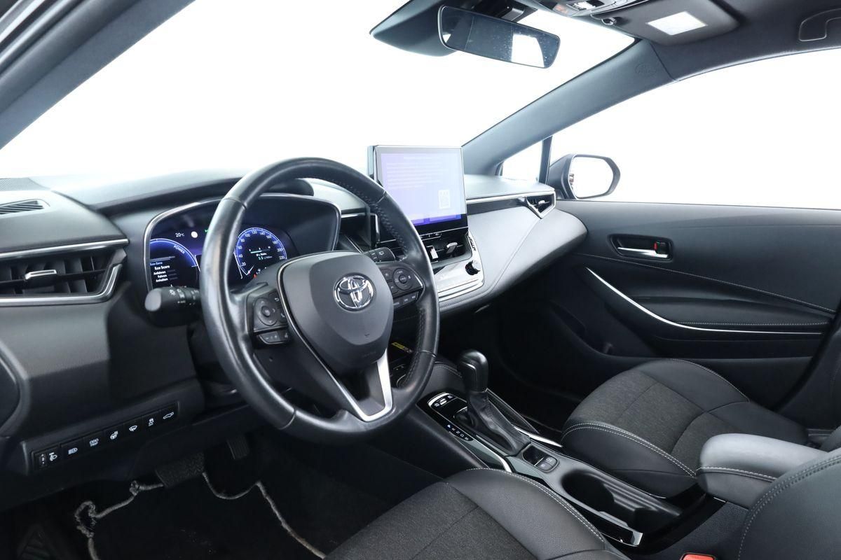 Toyota Corolla Touring Sports 1.8 CVT Team D Navi Kam