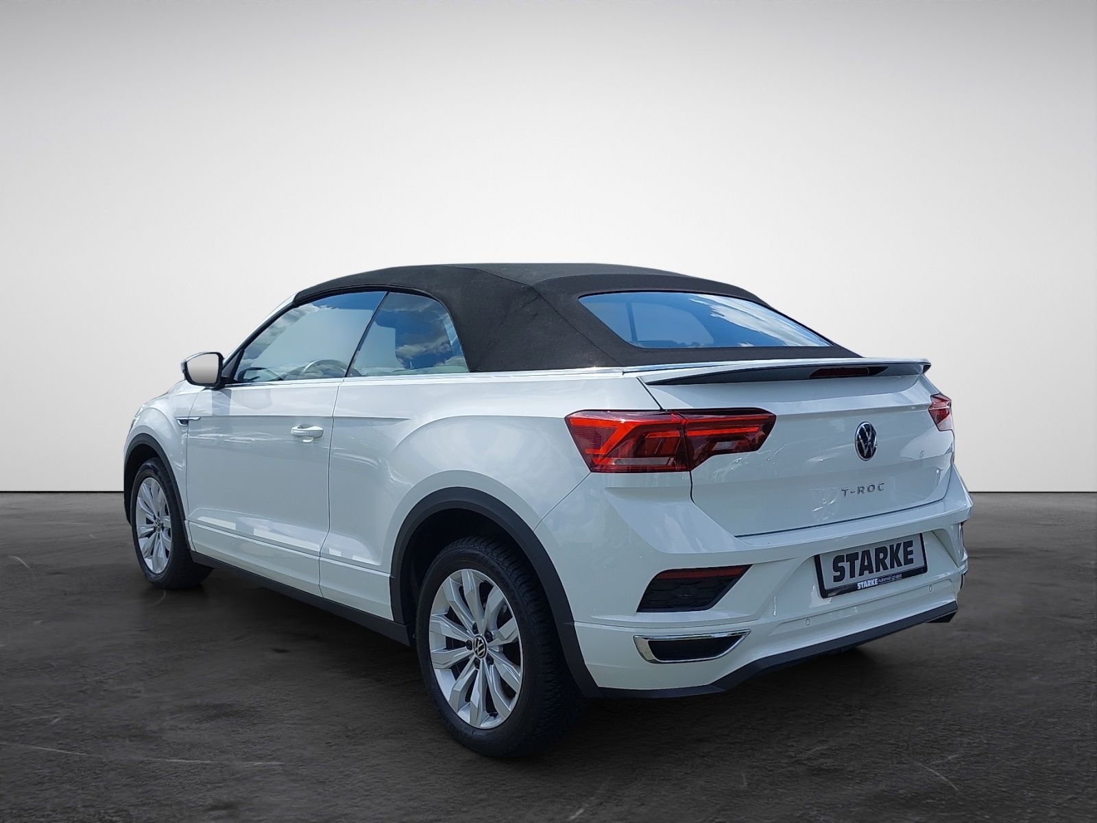Volkswagen T-Roc 1.5 TSI DSG R-Line - Samsaru's Car Outlet