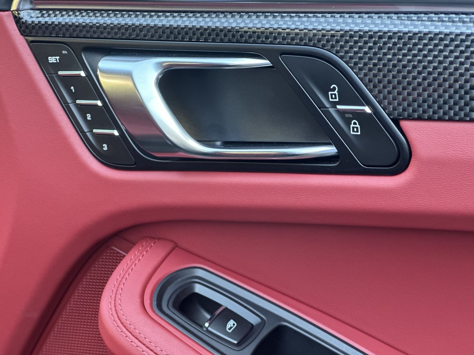 Porsche Macan T SPORTABGAS*21 EXCLUSIVE - Samsaru's Car Outlet