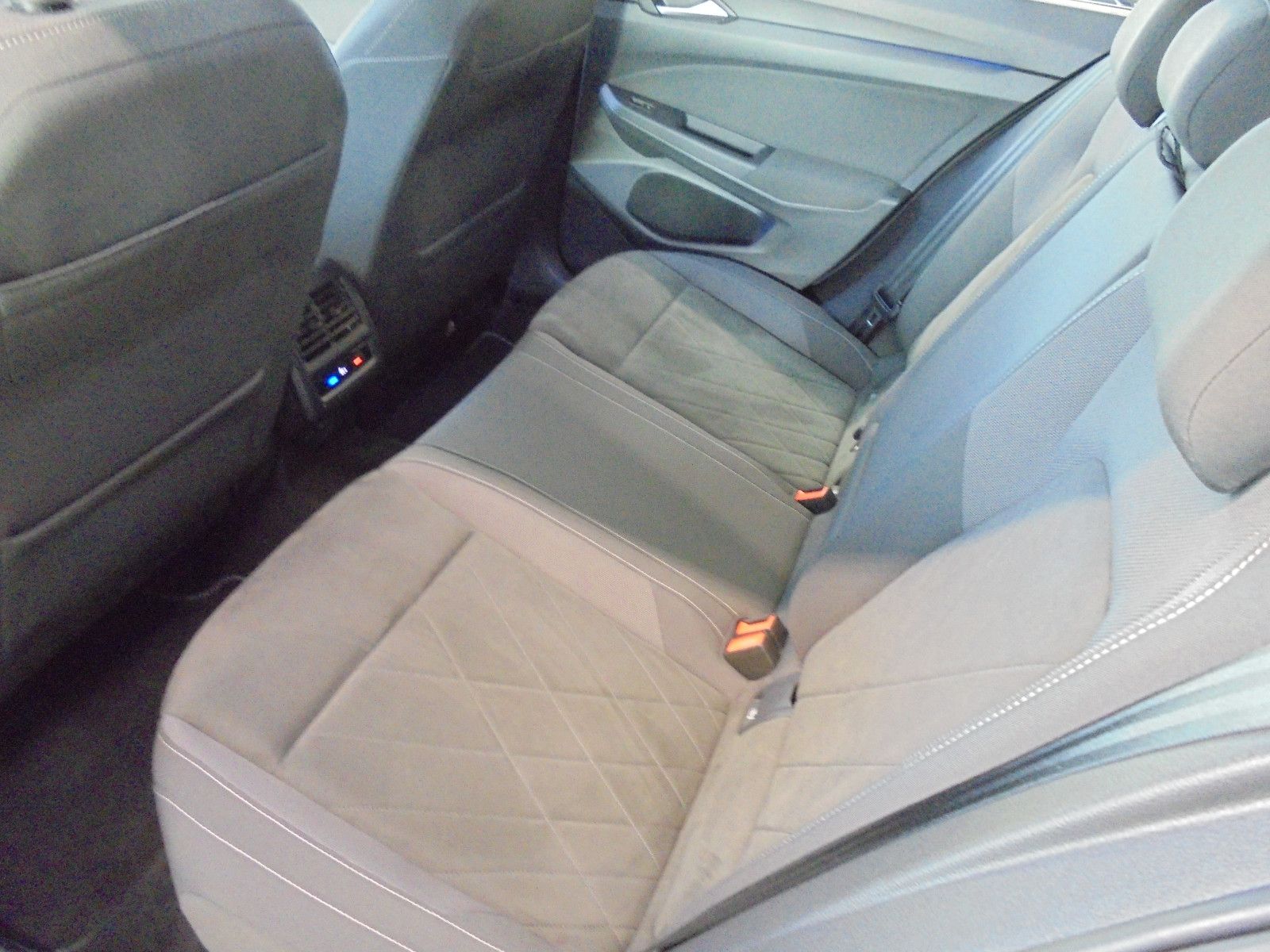 Volkswagen Golf VIII Style eHybrid - Samsaru's Car Outlet