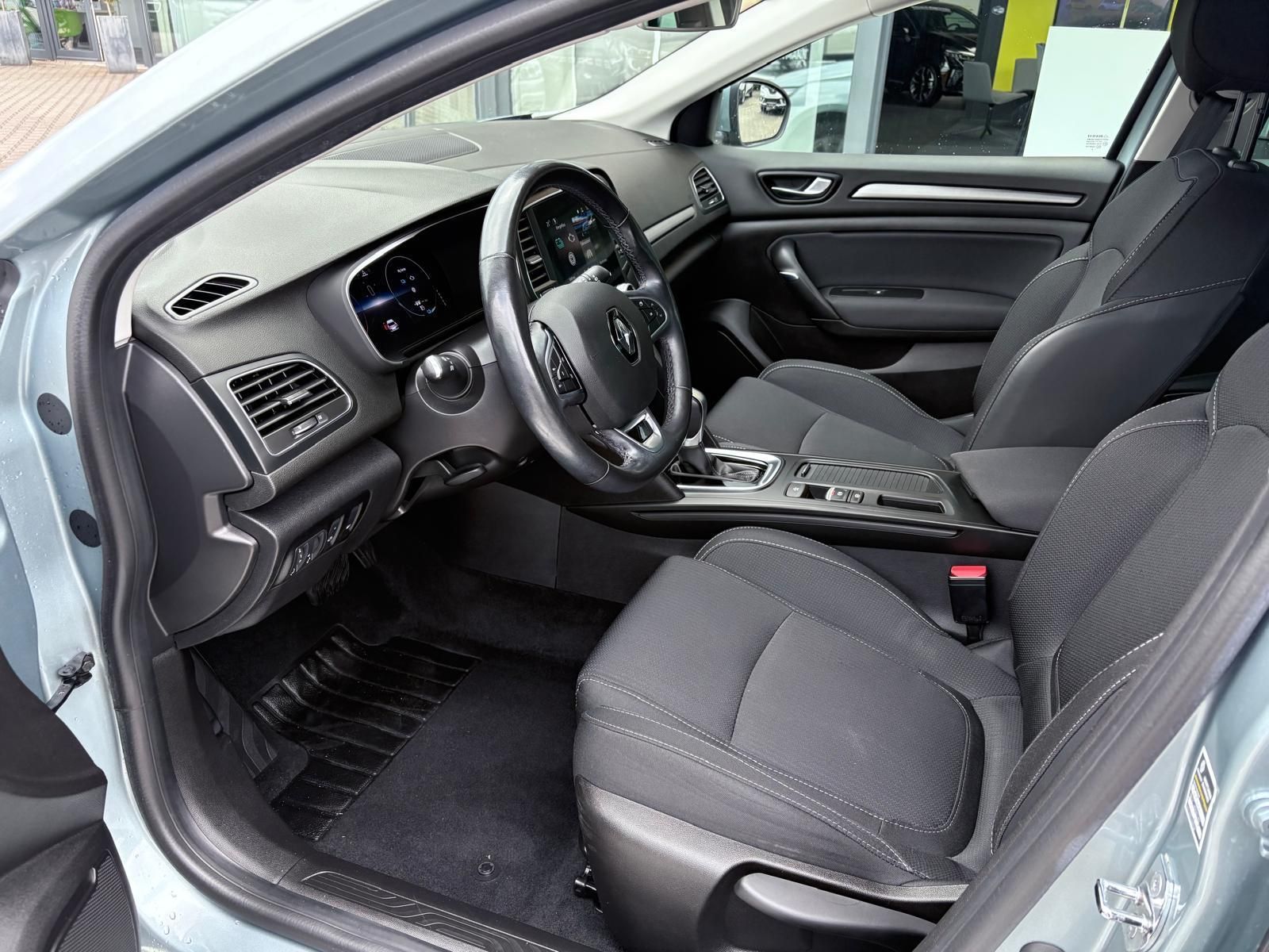 Renault Megane Grandtour ZEN E-TECH Plug-in - Samsaru's Car Outlet