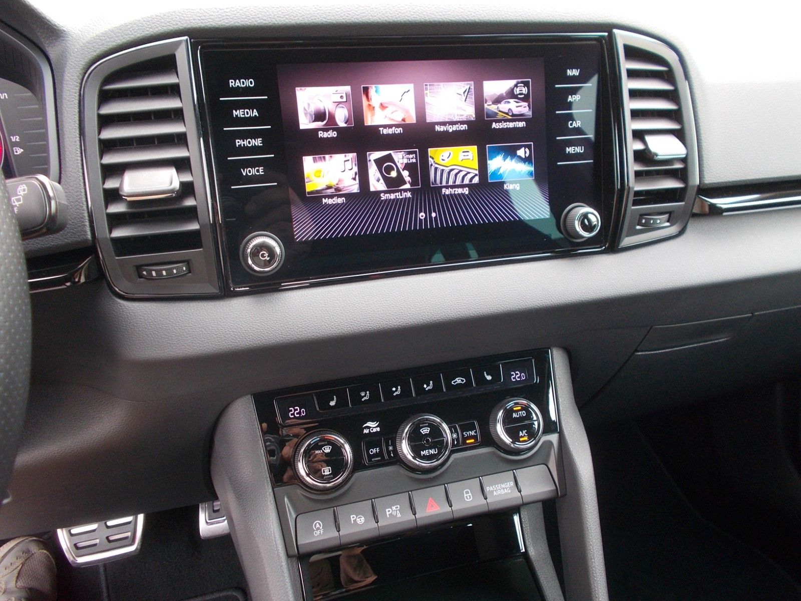 Skoda Karoq  1.5 TSI Sportline * DSG * Navi *AHK *360°