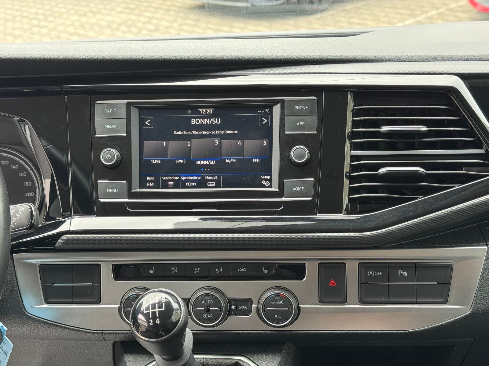 Volkswagen T6.1 Multivan 2.0 TDI Trendline - Samsaru's Car Outlet