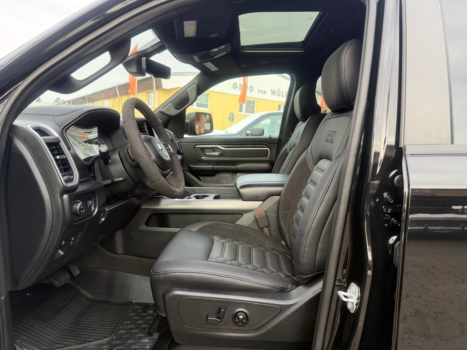 Dodge V8*4X4*SPORT*LIFT*HEADUP*OFFROAD*NAVI*AHK*GARANT