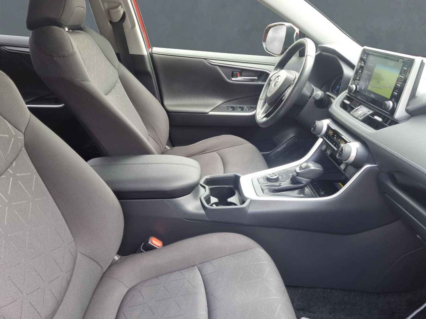 Toyota RAV 4 Hybrid 4x4 - Samsaru's Car Outlet