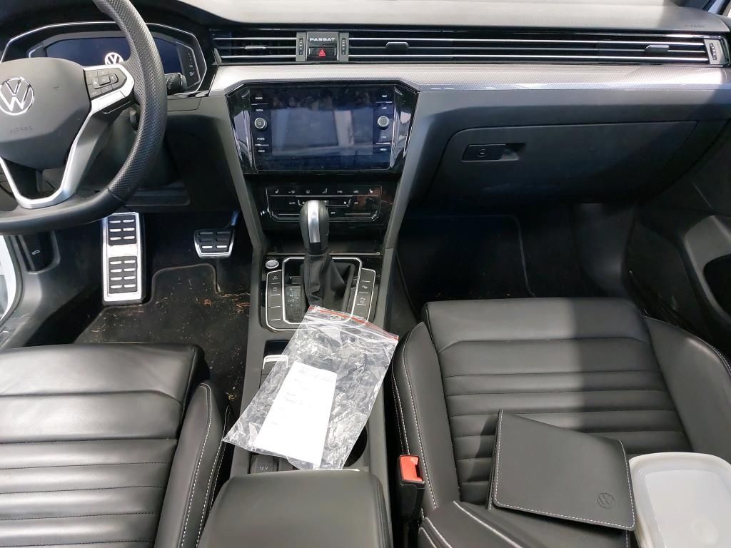 Volkswagen Passat Alltrack CAM Matrix PANO Massage ACC Memo