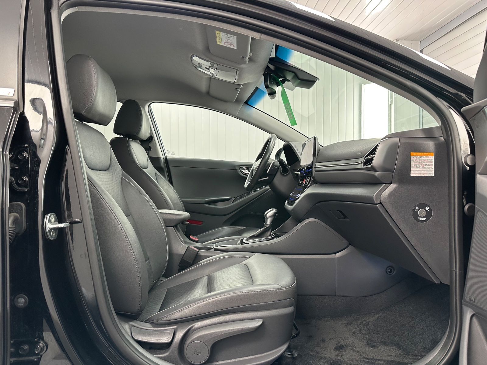 Hyundai IONIQ Prime Plug-In Hybrid - Samsaru's Car Outlet