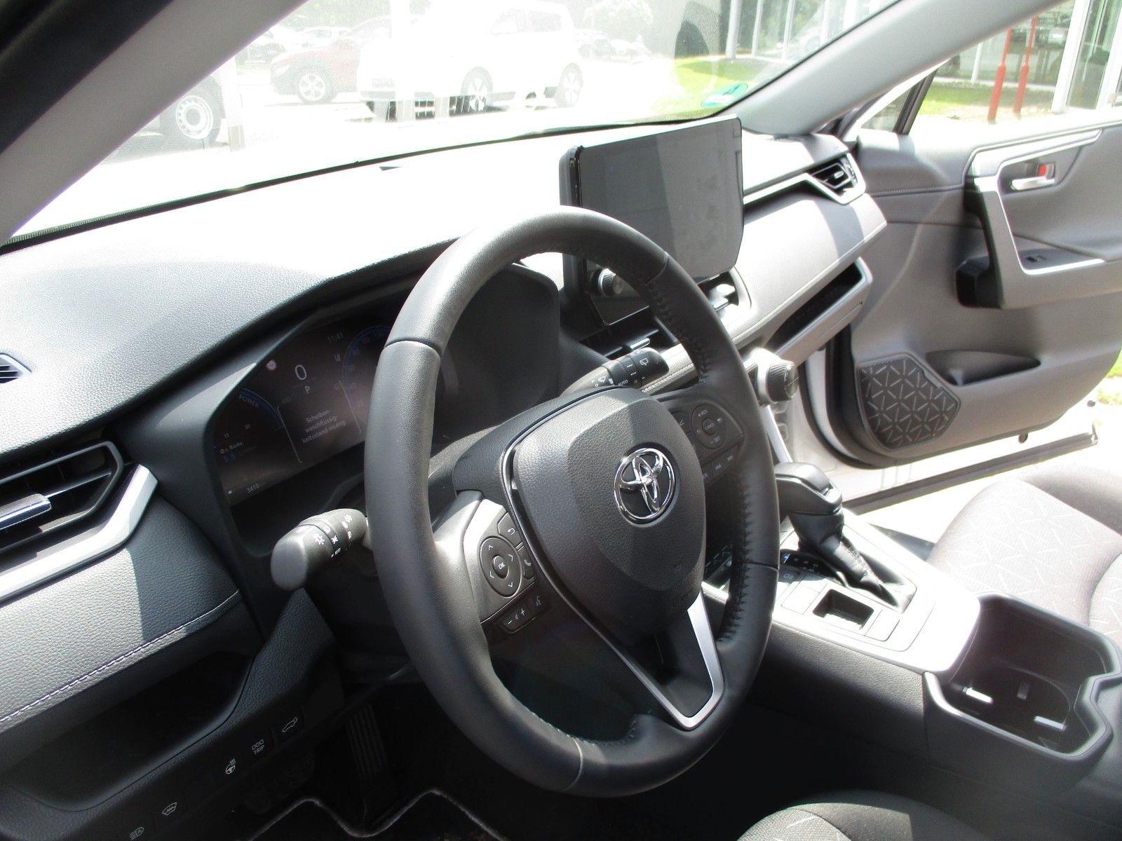 Toyota RAV 4 Hybrid 4x2 Team Deutschland - Samsaru's Car Outlet