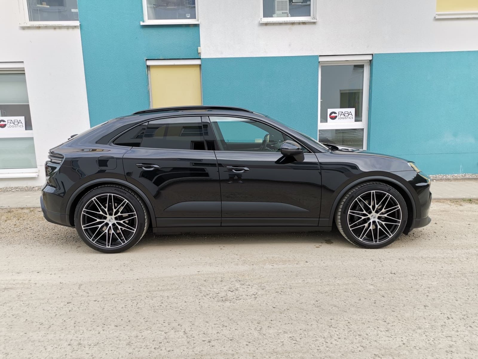 Porsche Macan - Samsaru's Car Outlet