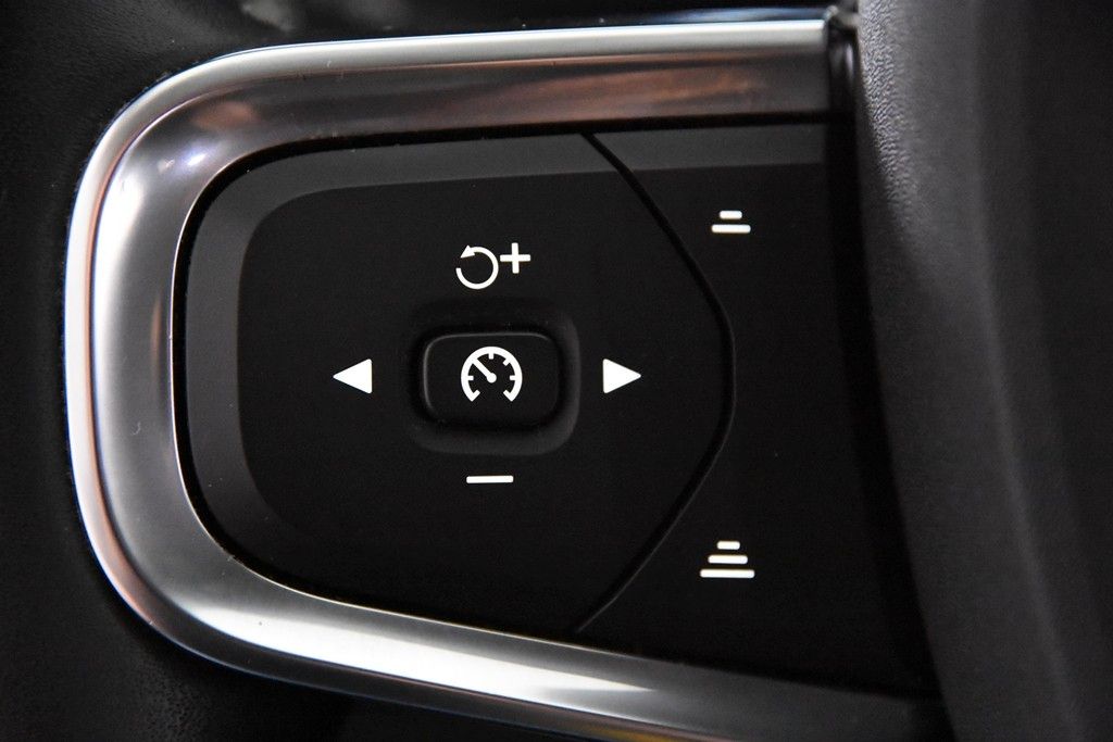 Volvo XC40 T4 Recharge - Samsaru's Car Outlet