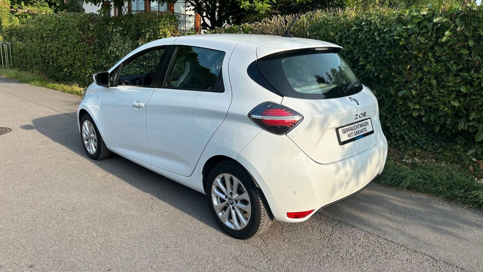 Renault ZOE Zoe Experience - Samsaru's Car Outlet