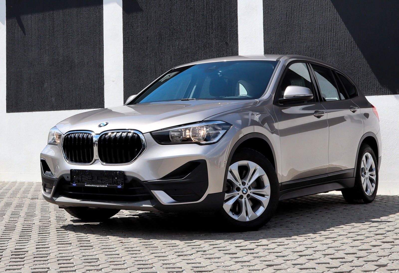 BMW X1 xDrive 25 e Advantage - Samsaru's Car Outlet