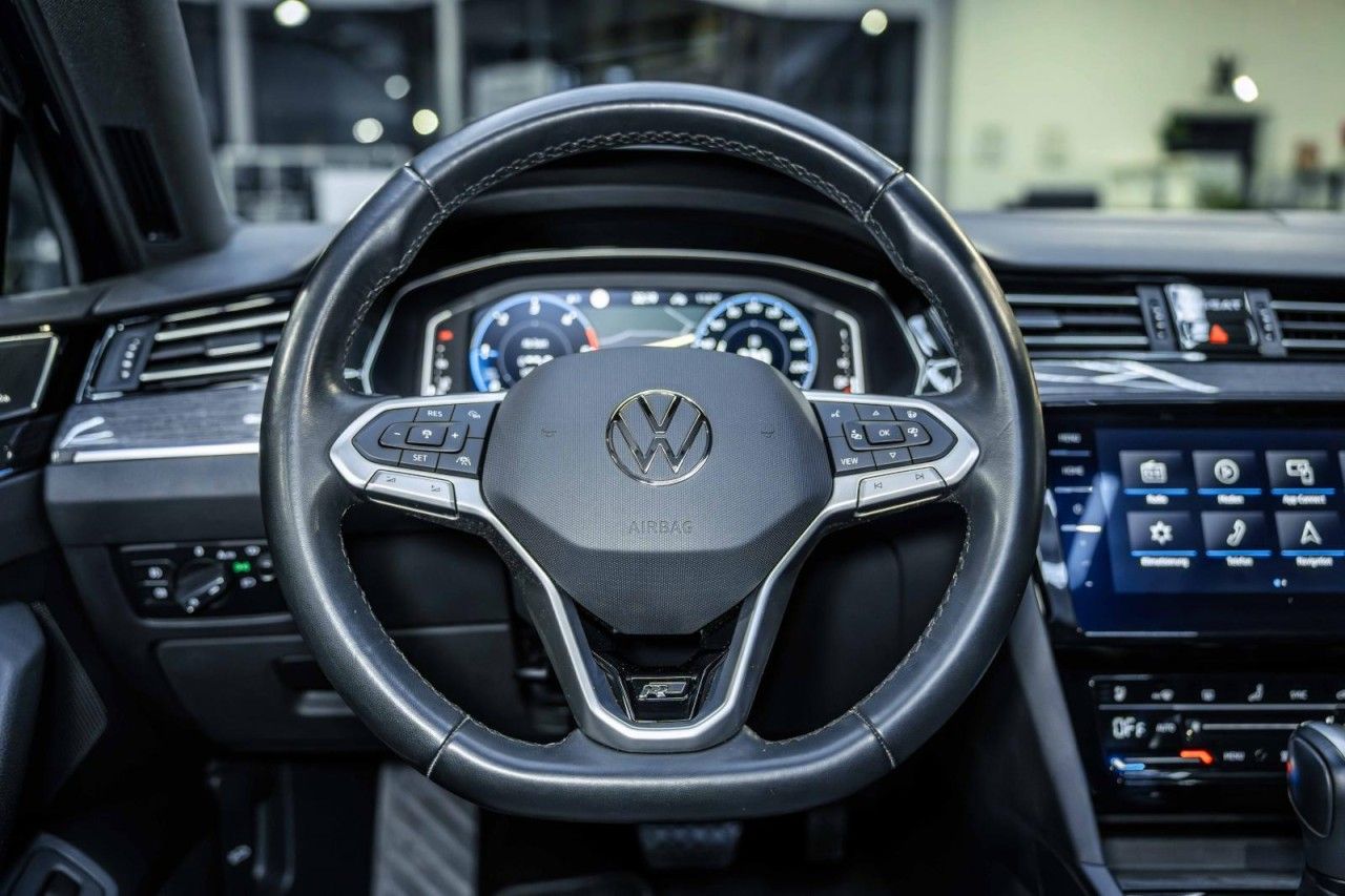 Volkswagen Passat 2.0 TDI DSG 2x R-Line STAHZG H&K PANO AHK