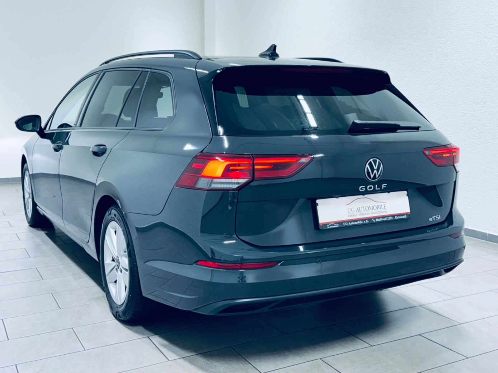 Volkswagen Golf VIII Var Life 1.5 eTSI - Samsaru's Car Outlet