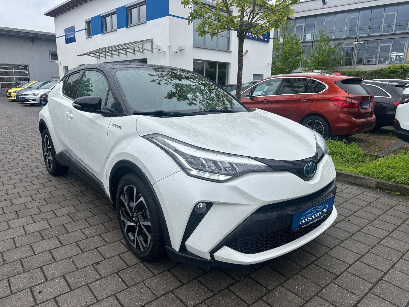 Toyota C-HR Hybrid - Samsaru's Car Outlet
