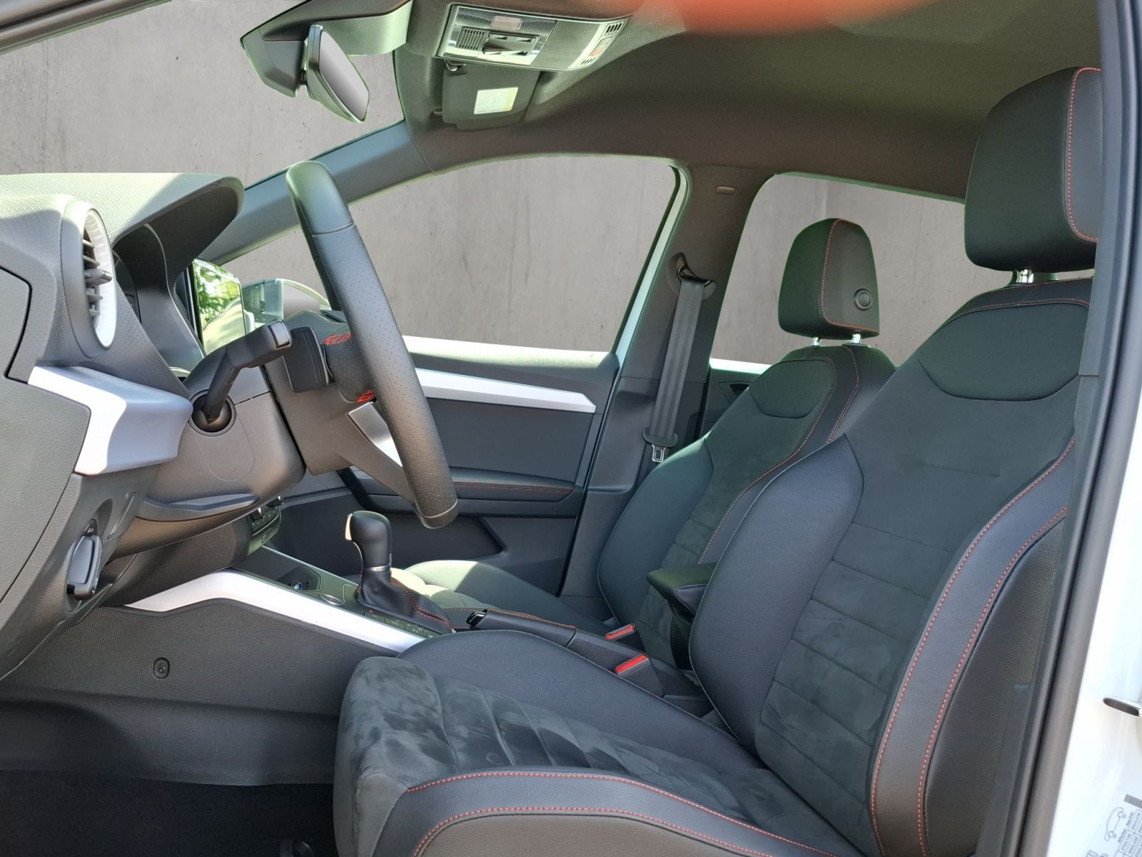 Seat Arona 1.5 TSI FR Sitzheizung, Navi, Ganzjahresre