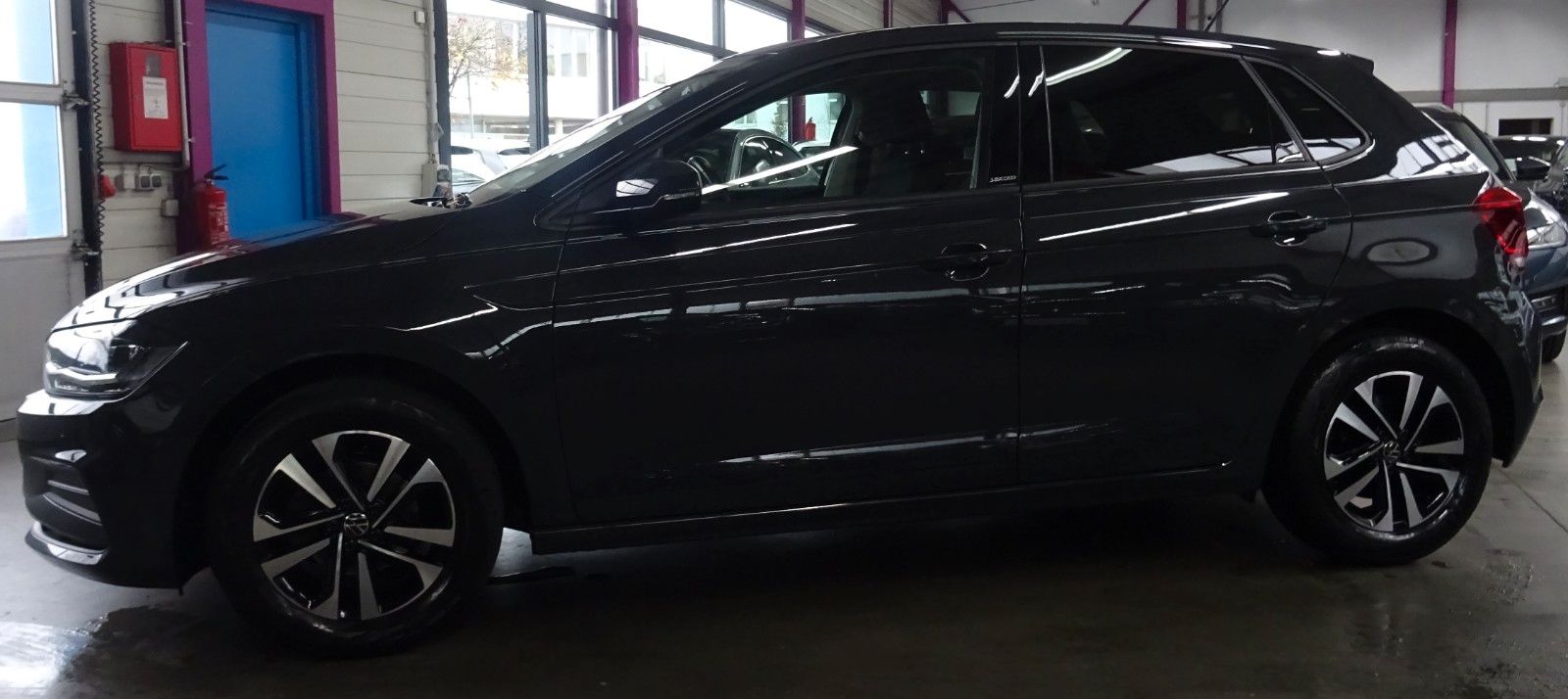 Volkswagen POLO VI 1.0 TSI - Samsaru's Car Outlet