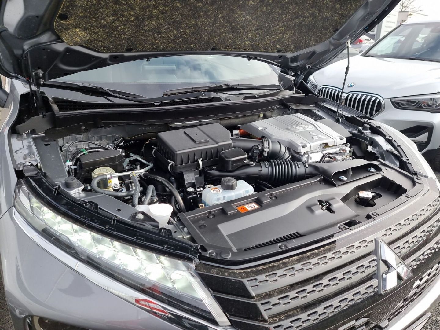 Mitsubishi Eclipse Cross Plug-In Hybrid Select App Sitzh.