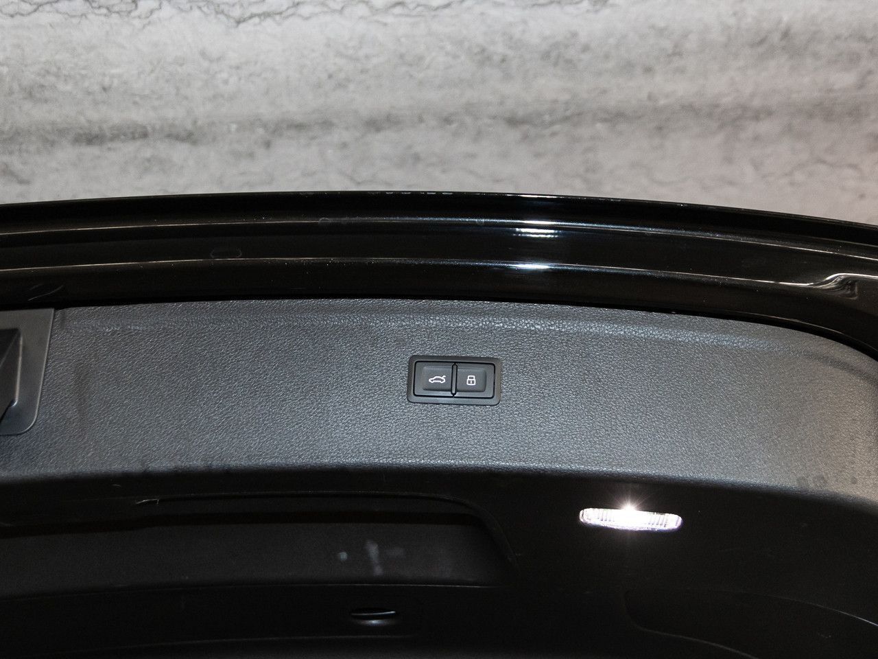 Audi Q5 40 TDI S line quattro VirtCo LED AHK Navi 19'