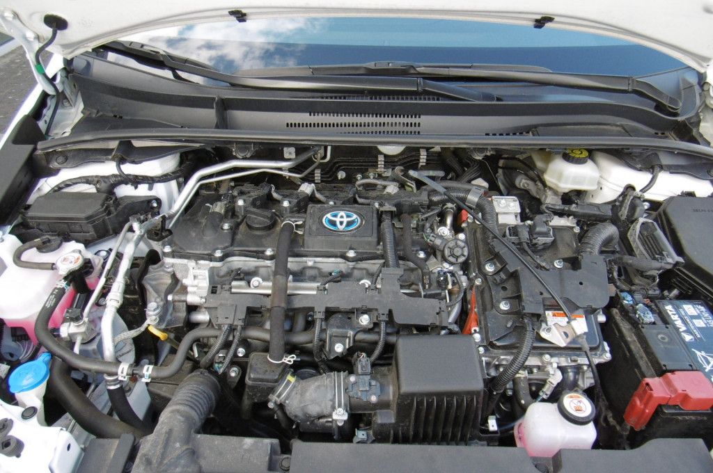 Toyota Corolla 1.8 Hybrid Team D NAVI ACC FACEL. LED