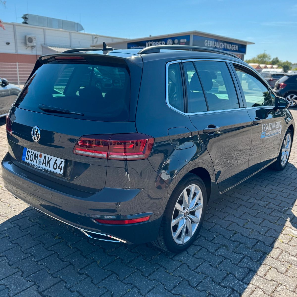 Volkswagen Golf Sportsvan VII Highline 2.0 TDI - Samsaru's Car Outlet