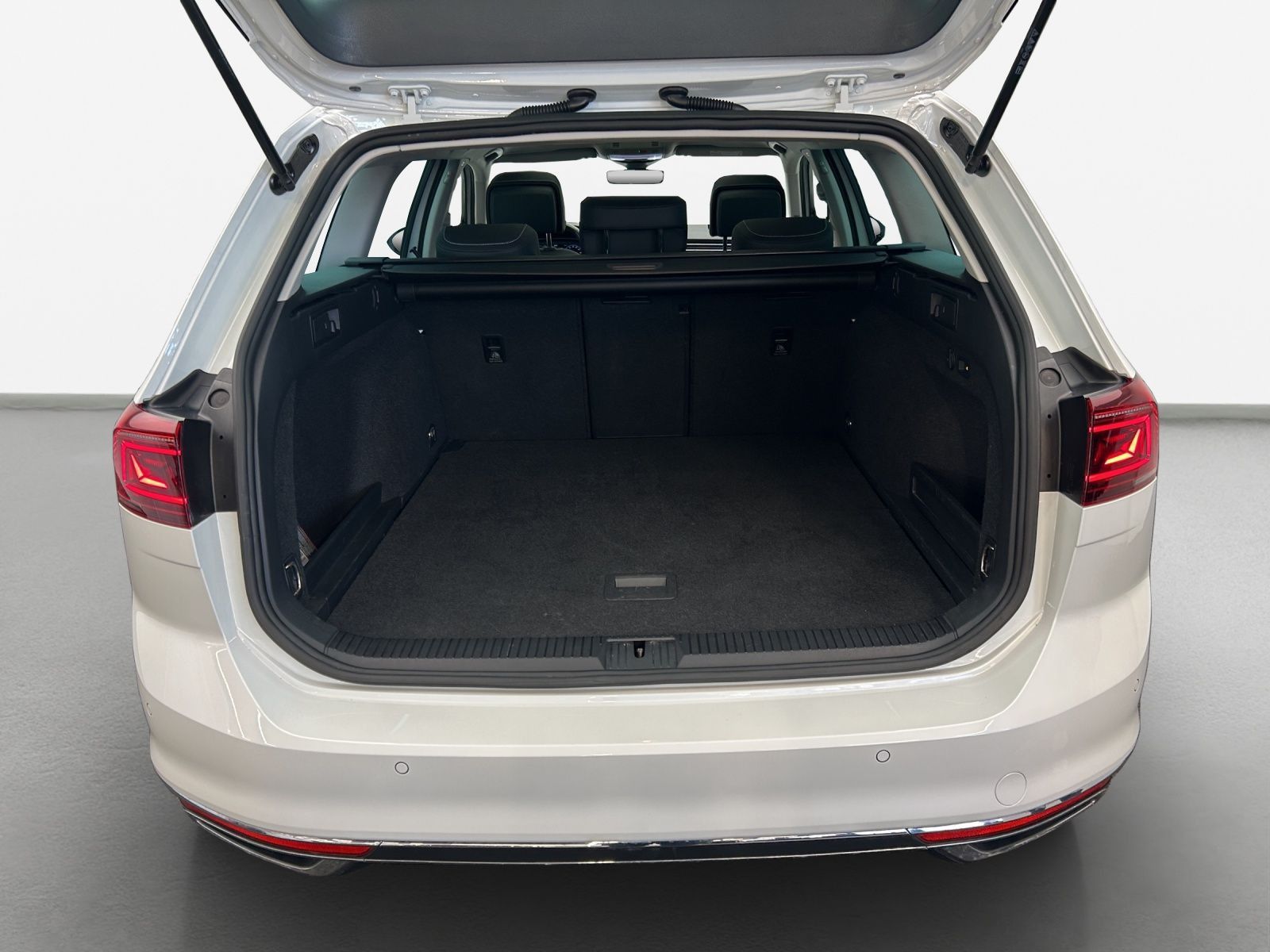 Volkswagen Passat Variant Elegance 4M 2.0 TDI*AHK*PANO*360°
